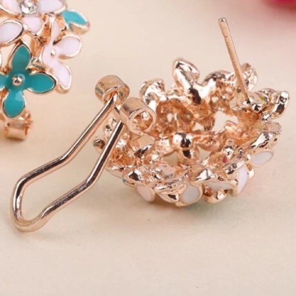 3/$30 FLOWER BOUQUET WHITE PINK EARRINGS STUD - Picture 7 of 8